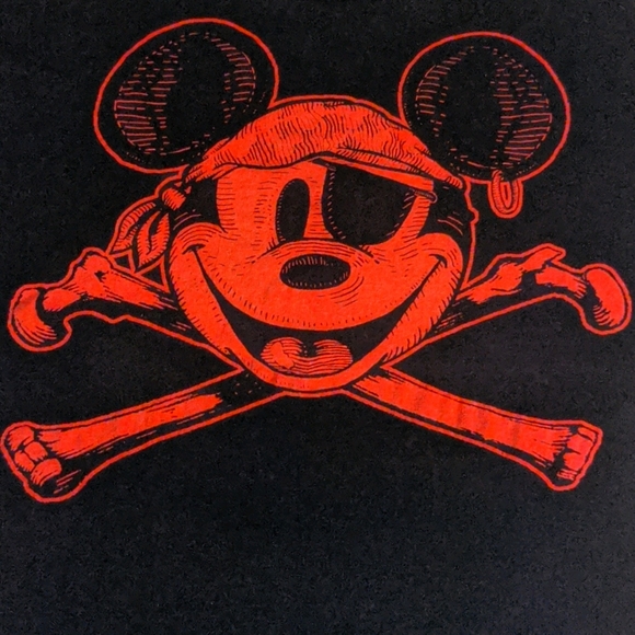 Hanes Other - Mickey Mouse Skull & Crossbones tee